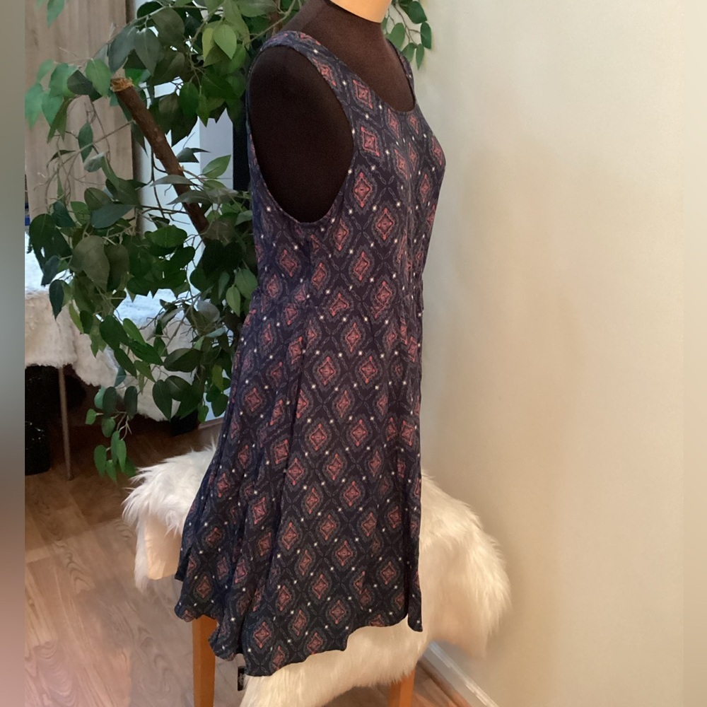 Torrid red medallion sleeveless challis skater dress Woman’s size 1 - Picture 3 of 16